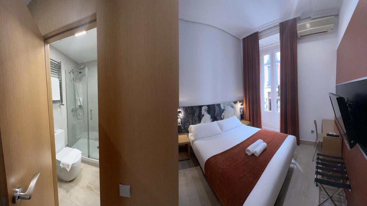 Hostal Cervelo Madrid Exterior photo