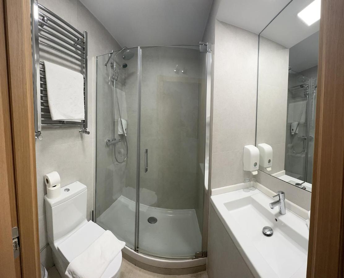 Hostal Cervelo Madrid Exterior photo