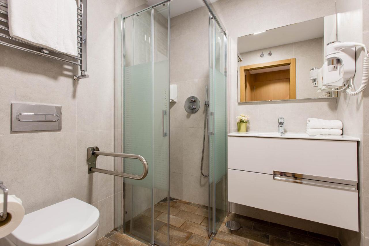Hostal Cervelo Madrid Exterior photo